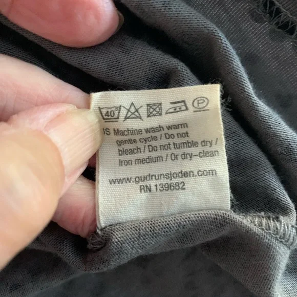 Gray Patterned Long Sleeve Top - Picture 9 of 10